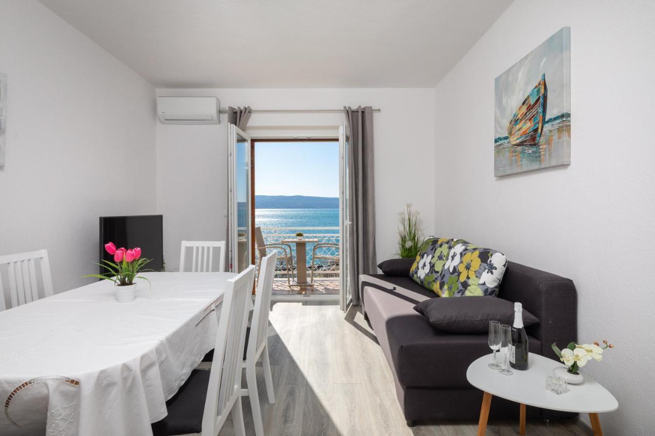 Apartments 20 Meters From The Beach เยเซนิเซ ภายนอก รูปภาพ