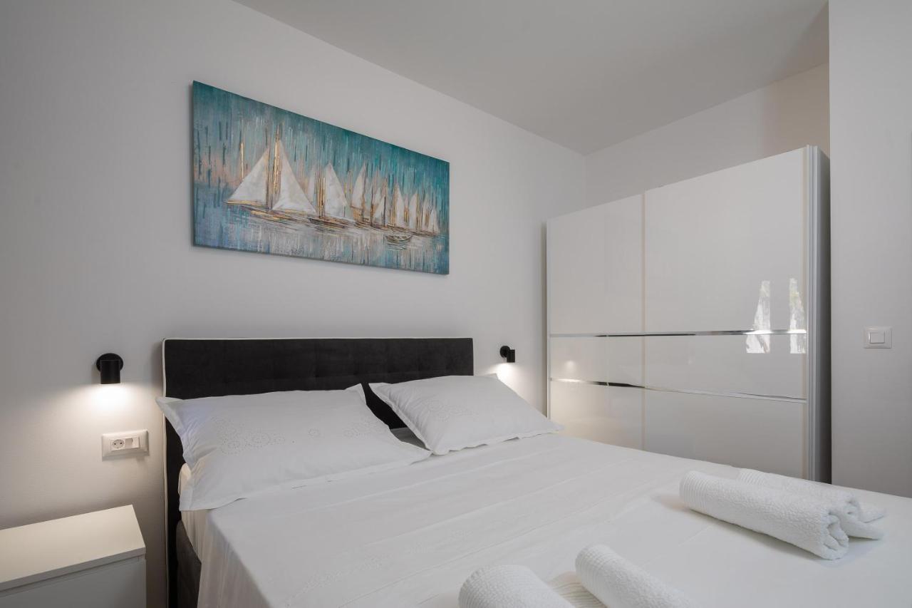 Apartments 20 Meters From The Beach เยเซนิเซ ห้อง รูปภาพ